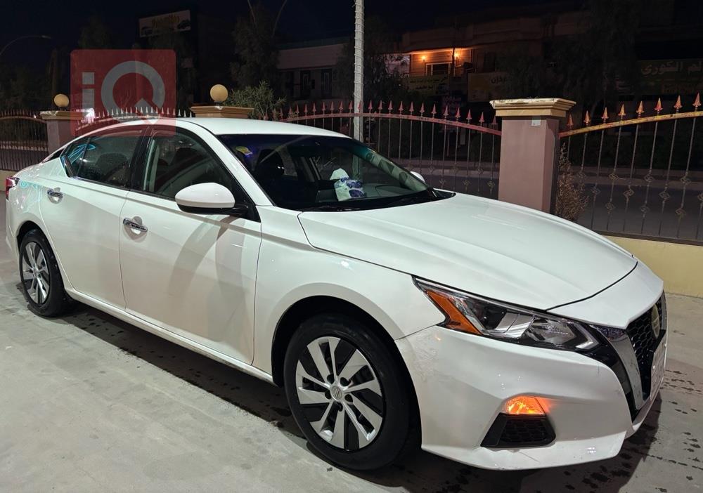 نيسان ألتيما